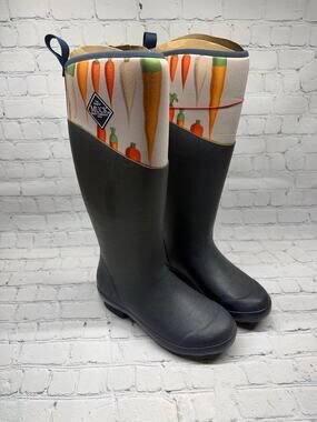 NWT Muck Women's Tall Pull on Rain Work Boot Size 6 Carrot Garden Design